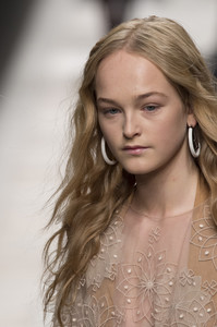 fendi-clpa-rf17-6206.thumb.jpg.e5463c24b2abb7c7a6a59abd443391c7.jpg