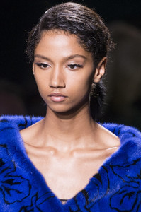 fendi-hc-clp-rf17-2375.thumb.jpg.0895d21ab9bf5e40cbcdea4457a2f9e2.jpg