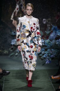 fendi-hc-rf17-0233.thumb.jpg.f2f8ad19c37be916a3b1ded81da1ab11.jpg