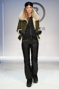 http___mbfw_berlin_wp-content_uploads_2018_01_180117__bogner_aw18_stefanknauer_gettyimagesformbfw_133_v1000x1500.thumb.jpg.eb4e33249df83ad62d93169890fb2b69.jpg