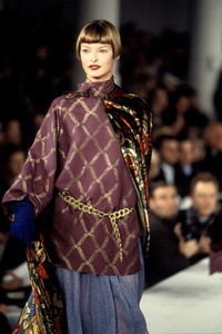 isaac-mizrahi-fw-1993.thumb.jpg.c77cc2894c9098d2892f19e6ed65e40d.jpg