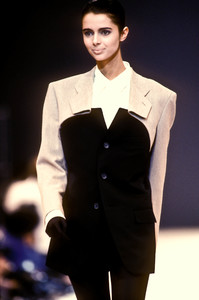 issey-miyake-fw-1990-1.thumb.jpg.5305ed9455ad879cdabeb0a61b6cbc44.jpg