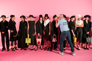 jacquemus-bks-v-rf17-0667.thumb.jpg.c231d416d167bd64435feed102bf24f9.jpg