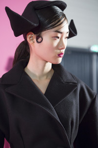 jacquemus-bks-z-rf17-4332.thumb.jpg.4d189ae4e73755389fc4594cef4b5c7c.jpg