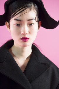 jacquemus-bks-z-rf17-4341.thumb.jpg.149d44add144848cd7d5f01280d1b78e.jpg
