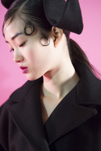 jacquemus-bks-z-rf17-4342.thumb.jpg.c1c6c3ba92c601e958ad013604317bee.jpg