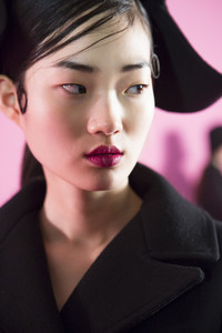 jacquemus-bks-z-rf17-4354.thumb.jpg.ba73a9c117e27cc959c872be08e80945.jpg