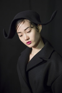 jacquemus-bks-z-rf17-4752.thumb.jpg.60c1d538bcd66a3041401aa94e4af518.jpg