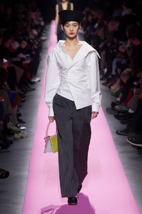 jacquemus-rf17-1634.thumb.jpg.867e6cdbf79507473db654bec7a63171.jpg