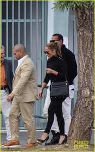 jennifer-lopez-black-puerto-rico-04.jpg