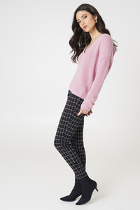 josefine_ekstrom_nakd_deep_v-neck_sweater_1035-000027-0048_03c.jpg
