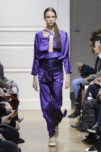 jw-anderson-rf17-1554.thumb.jpg.19576e63f373d52f9560591c1ab16a2c.jpg