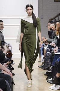 jw-anderson-rf17-1713.thumb.jpg.d3e500fe1d10a54b42948e90f240ffc2.jpg