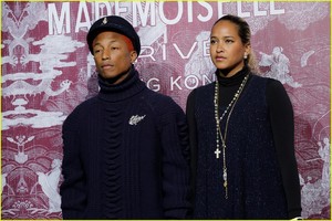 kaia-gerber-and-pharrell-williams-are-chanel-chic-in-hong-kong-02.jpg