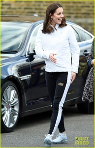 kate-middleton-switches-from-business-casual-to-sports-ready-for-royal-duties-01.jpg