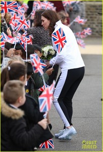 kate-middleton-switches-from-business-casual-to-sports-ready-for-royal-duties-09.jpg