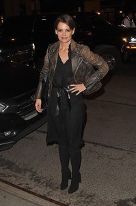 katie-holmes-night-out-bowery-hotel-in-new-york-01-25-2018-1.jpg