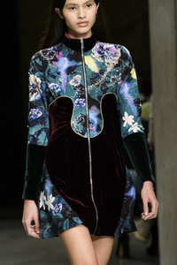 katrantzou-clp-rf17-1207.thumb.jpg.f0573a0c53ed23d9b8984f415d2ee444.jpg