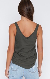 khaki-singlet-313_4000x4000_crop_bottom.jpg