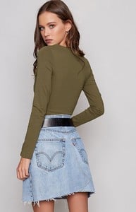 khaki-tie-crop-33_4000x4000_crop_bottom.jpg