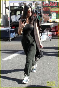 kourtney-kardashian-juice-market-2018-05.jpg