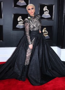 lady-gaga-2018-grammy-awards-in-new-york-17.jpg