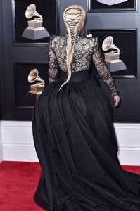 lady-gaga-2018-grammy-awards-in-new-york-3.jpg