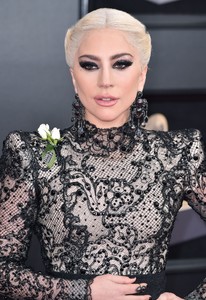 lady-gaga-2018-grammy-awards-in-new-york-4.jpg