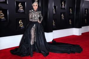 lady-gaga-2018-grammy-awards-in-new-york-5.jpg