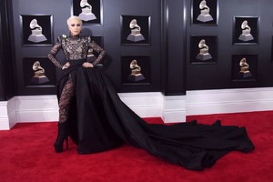 lady-gaga-2018-grammy-awards-in-new-york-6.jpg