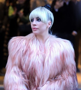 lady-gaga-leaving-hotel-in-milan-2.jpg