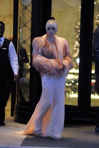 lady-gaga-leaving-hotel-in-milan-8.jpg