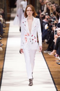 lanvin-rf17-0200.thumb.jpg.f1f7028f911c71a2179bcbf435fa3d4d.jpg