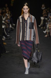 loewe-rf17-0301.thumb.jpg.c3edf002aa2d475165f7098f5c829e2b.jpg