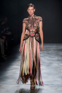 marchesa-rf17-5413.thumb.jpg.a5b1e807055284fe3d9d838996e2ecb1.jpg
