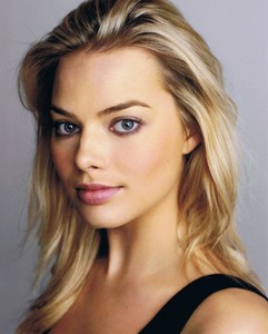 margot_robbie(1).jpg