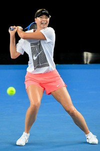 maria-sharapova-practice-at-the-2018-australian-open-in-melbourne-12.jpg