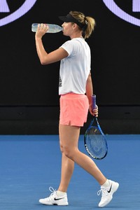 maria-sharapova-practice-at-the-2018-australian-open-in-melbourne-9.jpg