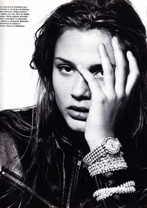 marie_claire_italia_dec_1993_33.thumb.jpg.db2c42c7dbf6c67375bbc9fd27c17147.jpg