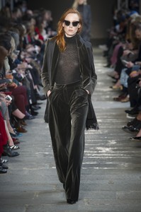 max-mara-rf17-0169.thumb.jpg.19b8eff3d94b56fd4ad08fbf4dce1134.jpg