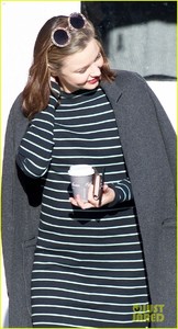 miranda-kerr-baby-bump-2018-04.thumb.jpg.923d253d98b61ad119a8ed9fb3c7c1bb.jpg