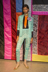 missoni-bks-z-rs18-3970.thumb.jpg.e99cfc84c21905afc2dcb4a6f510a7ed.jpg