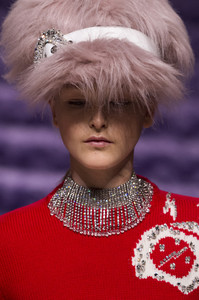 miu-miu-clpa-rf17-0456.thumb.jpg.c2234b60b2907666732cb1d21f561151.jpg