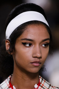 miu-miu-clpa-rs18-0666.thumb.jpg.e6f40f5f82d2370cc50589dc51460bde.jpg