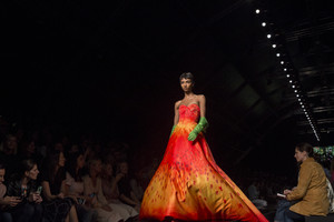 moschino-atm-rs18-9141.thumb.jpg.d544f361775776096a6a76dadc8ee50f.jpg