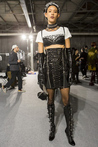 moschino-m-bks-z-rf18-7540.thumb.jpg.052557d024ebccdcbc0f259582938de1.jpg