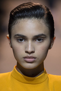 mugler-clpa-rf17-4471.thumb.jpg.e4064871aaa247a8804a720b026f51e9.jpg