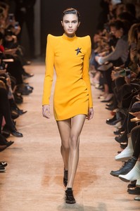 mugler-rf17-0598.thumb.jpg.03dc7203b43437cbf196b5642f0c17d8.jpg