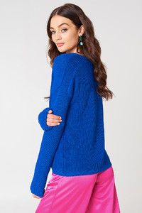 nakd_deep_v_neck_sweater_1035-000027-0305_02br.jpg