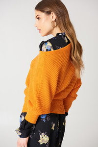 nakd_off_shoulder_knittedsweater_1100-000102-0261_02b.jpg